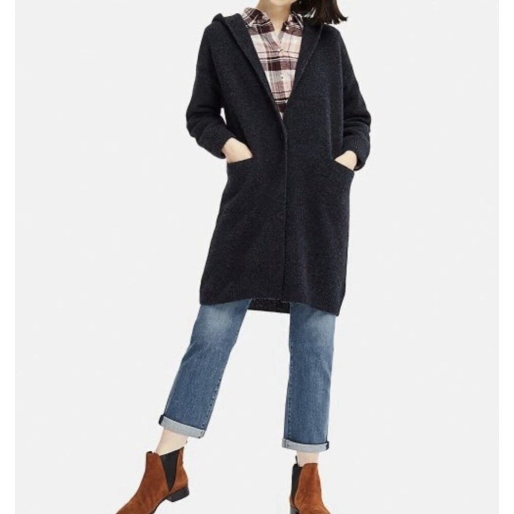 Uniqlo Women’s Long Cardigan 100% Wool Sweater Hooded Small Gray Pockets Button